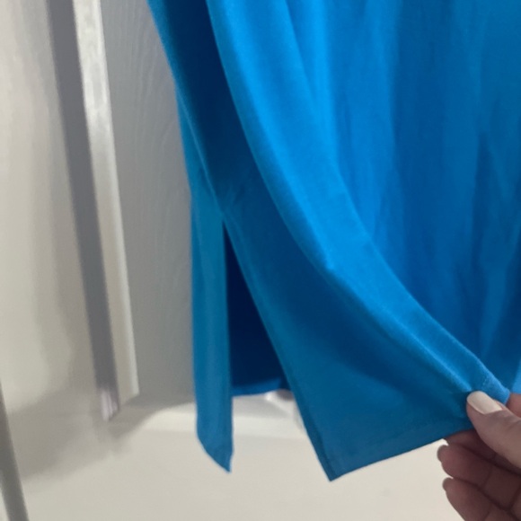 Zenana Outfitters Bright Blue V-Neck Tee - Picture 2 of 8